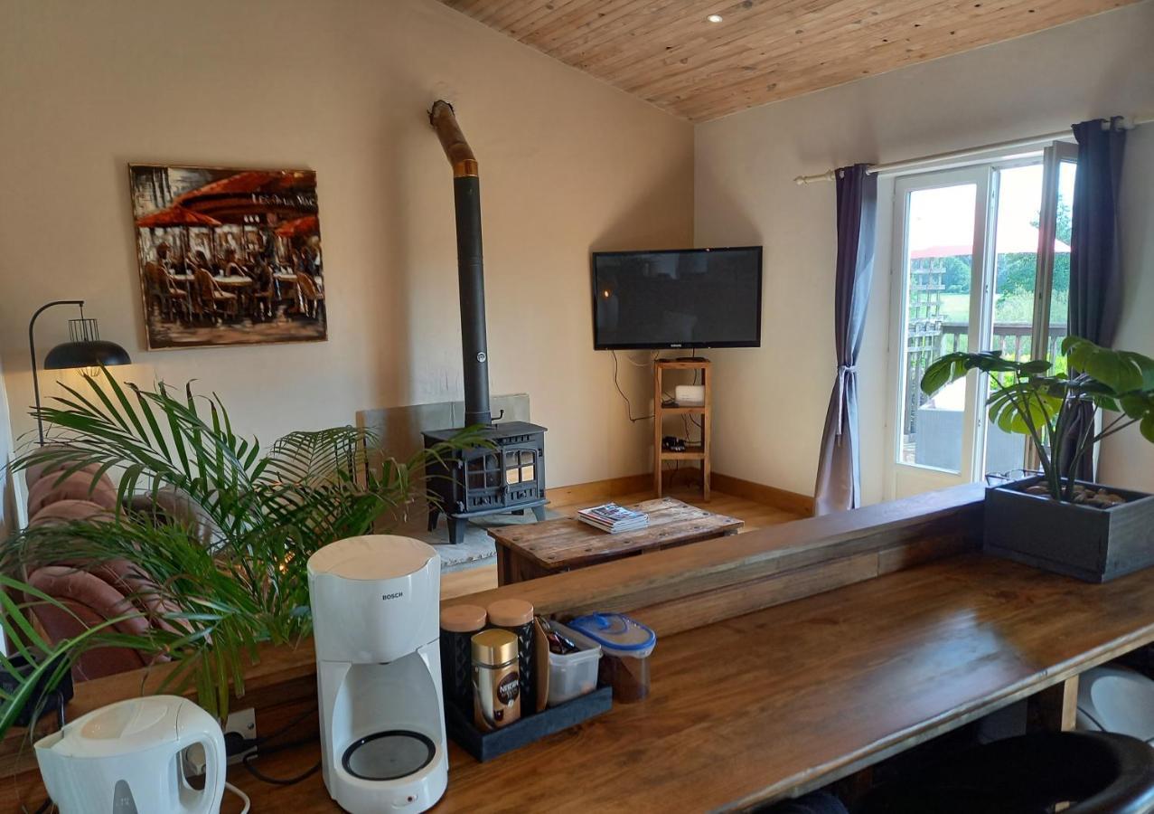 La Gasteboisiere With Swimming Pool And Games Room Le Mesnil-Adelee Esterno foto